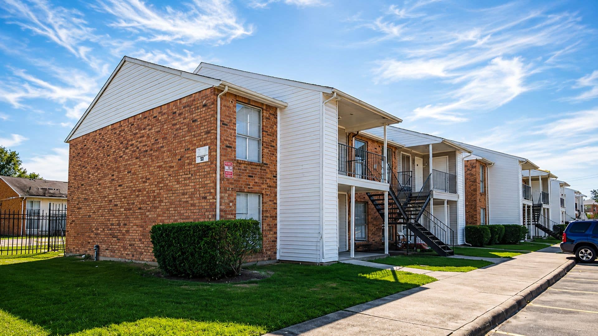 Crofton Place Apartments sunny exterior building view