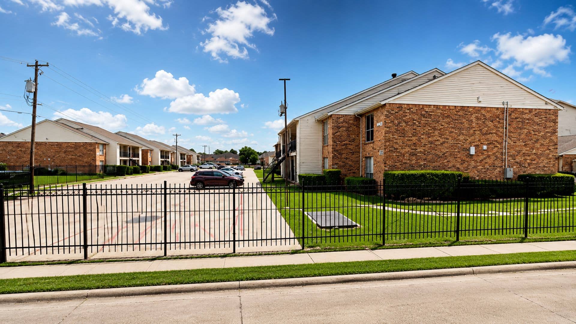 Crofton Place Apartments clean community walkway view